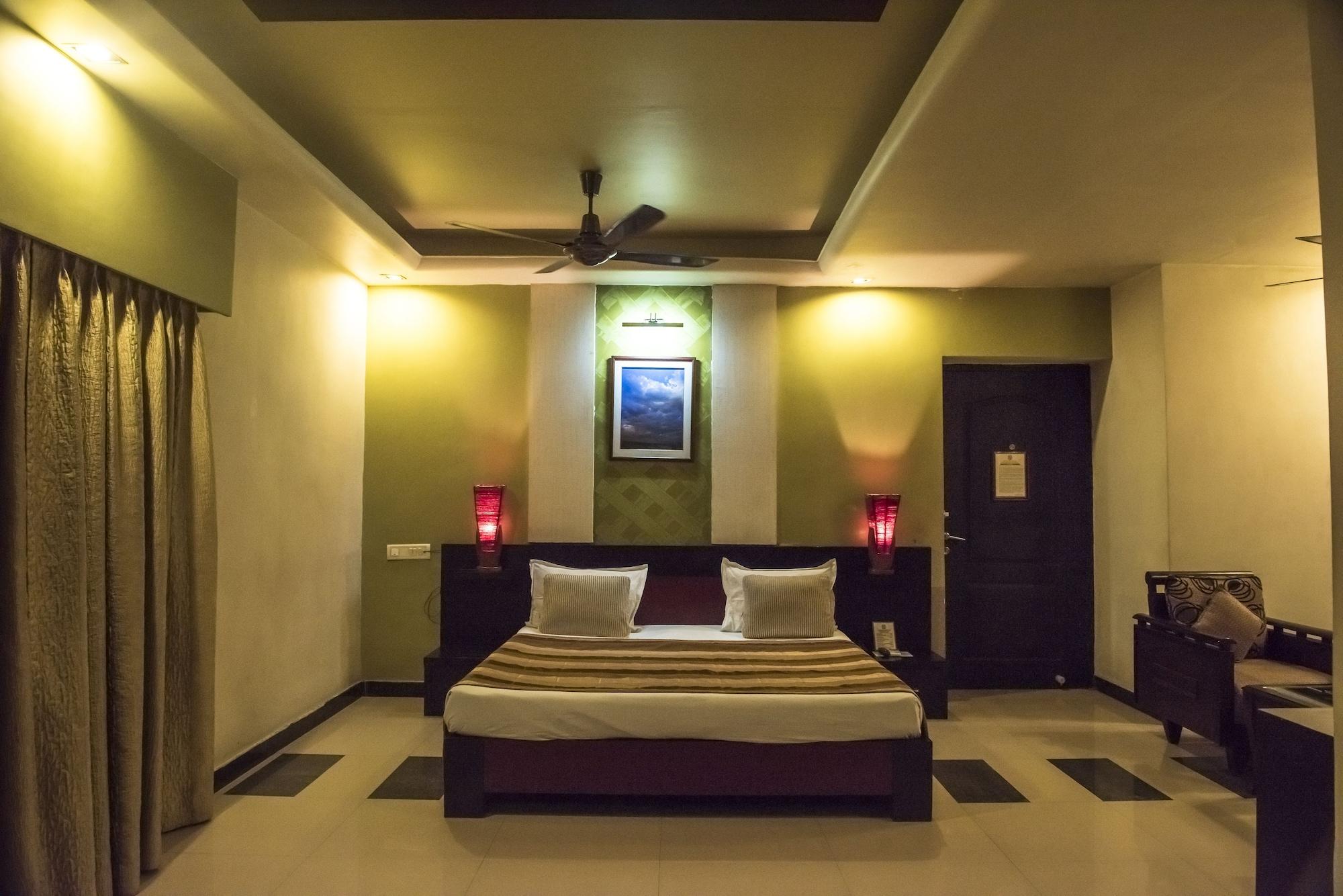 Hotel Pushpak Бхубанешвар Екстер'єр фото