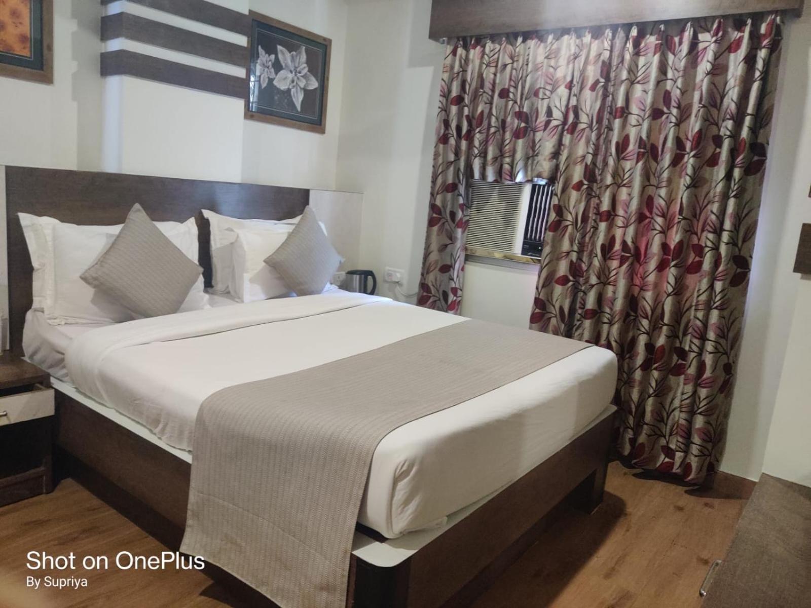 Hotel Pushpak Бхубанешвар Екстер'єр фото