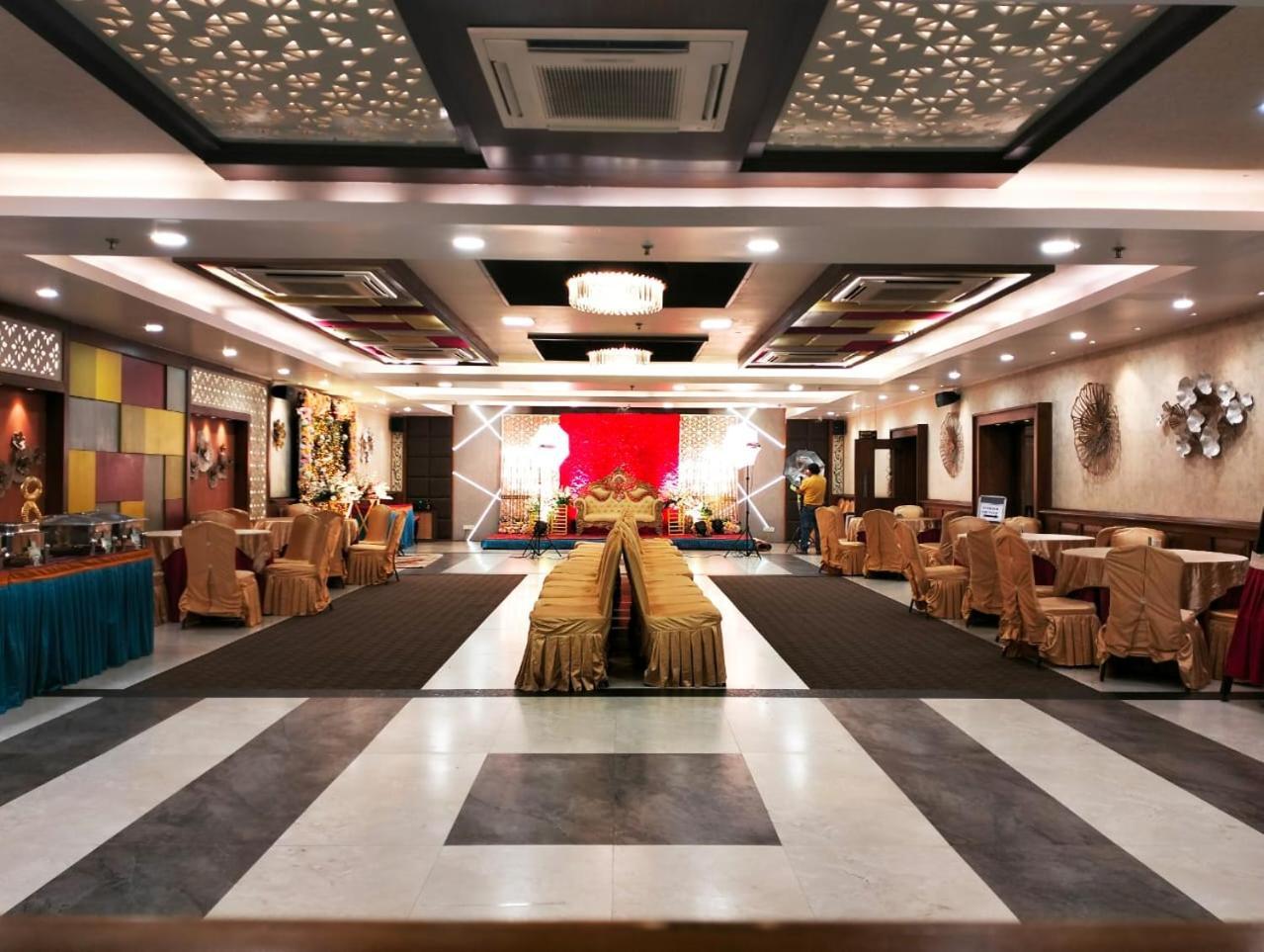 Hotel Pushpak Бхубанешвар Екстер'єр фото