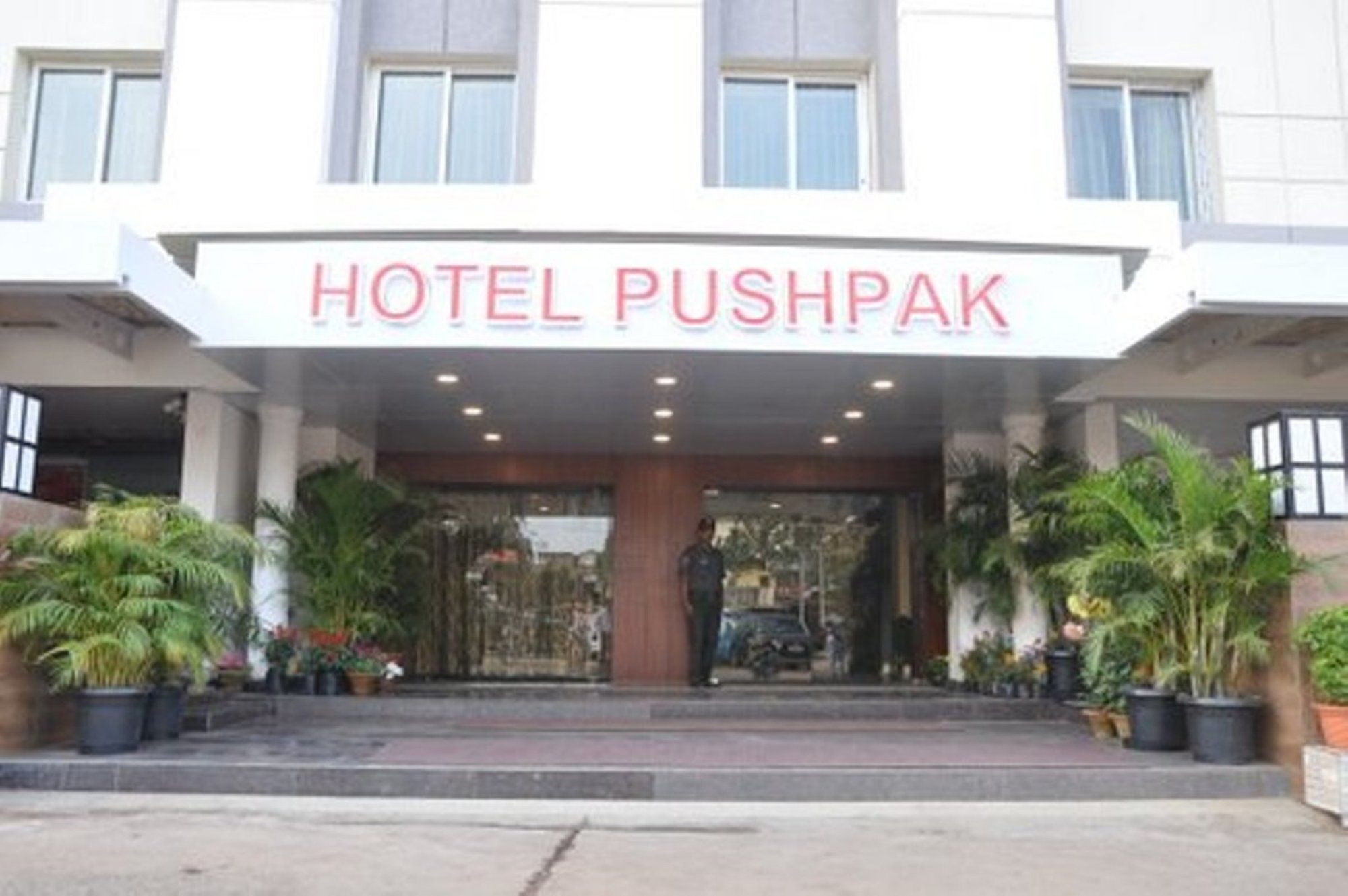 Hotel Pushpak Бхубанешвар Екстер'єр фото